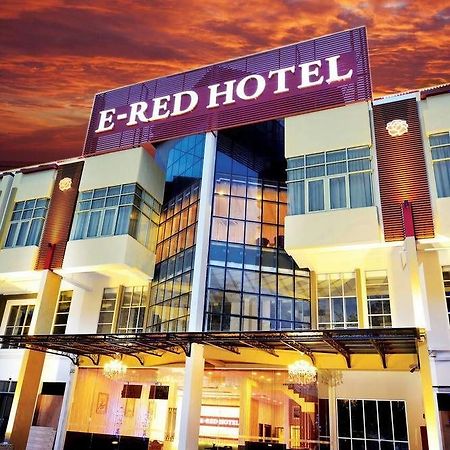 E-Red Hotel Alma Cosmo Bukit Mertajam Eksteriør billede