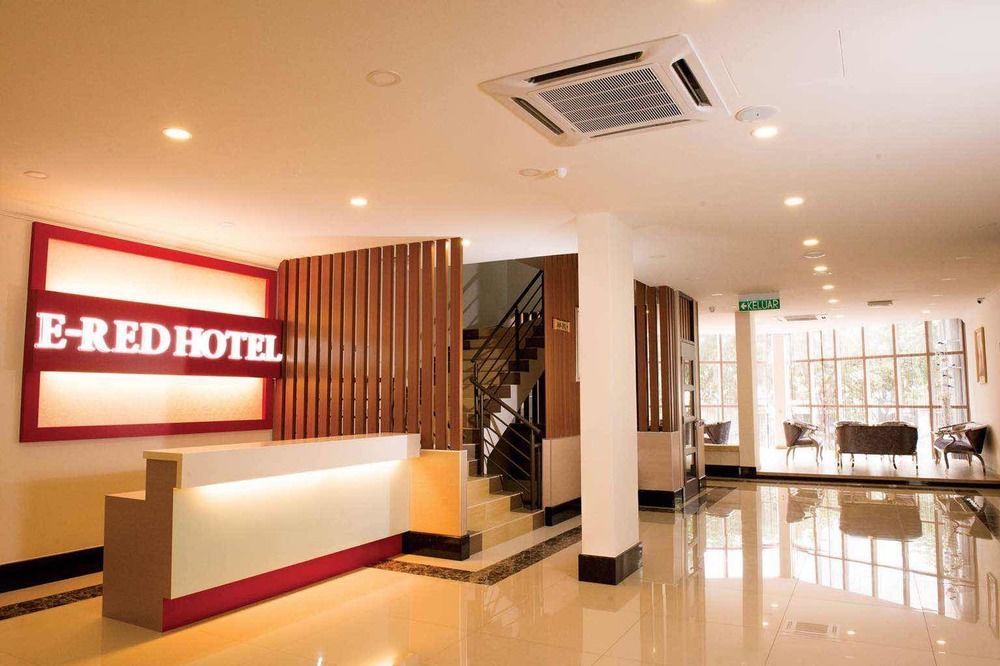 E-Red Hotel Alma Cosmo Bukit Mertajam Eksteriør billede
